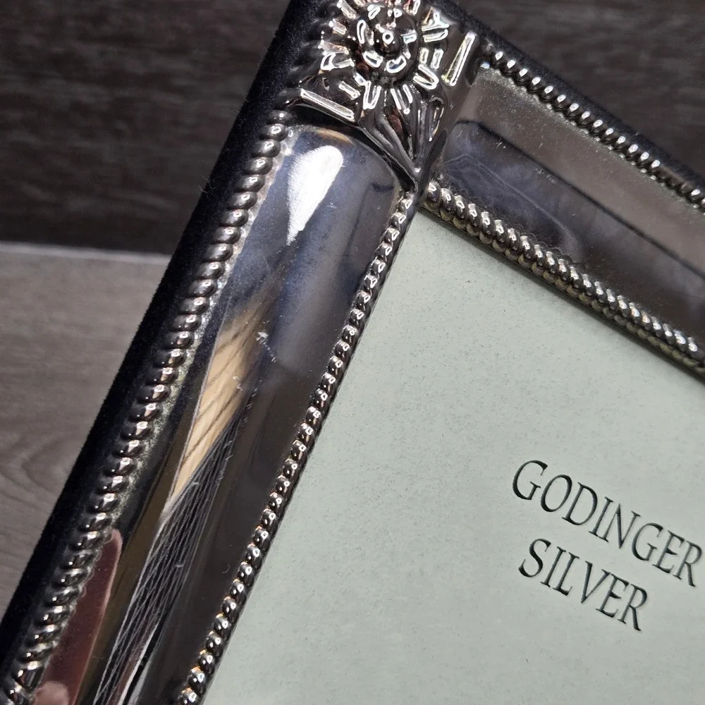 Godinger Silver Plated 5x7 Picture Photo Frame Beaded Trim Edge Floral Corner